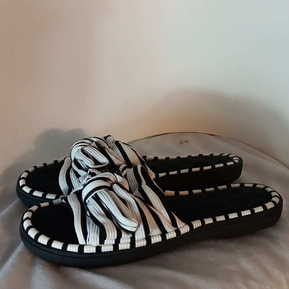 UltraideasโBlackโ&โWhiteโSlideโSlippers
